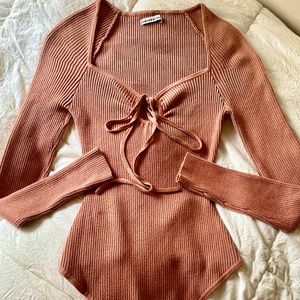 Abercrombie and Fitch Soft Ribbed Knit Sweetheart Longsleeve Bodysuit size M